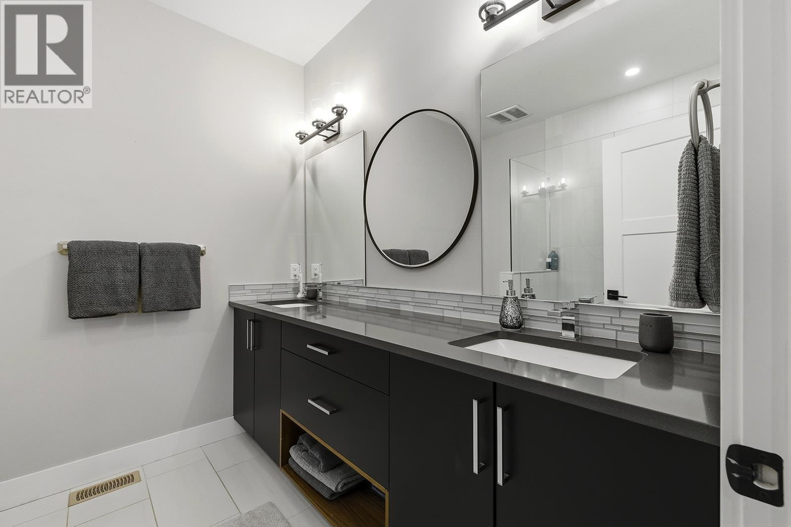 2398 Hawks Boulevard, West Kelowna