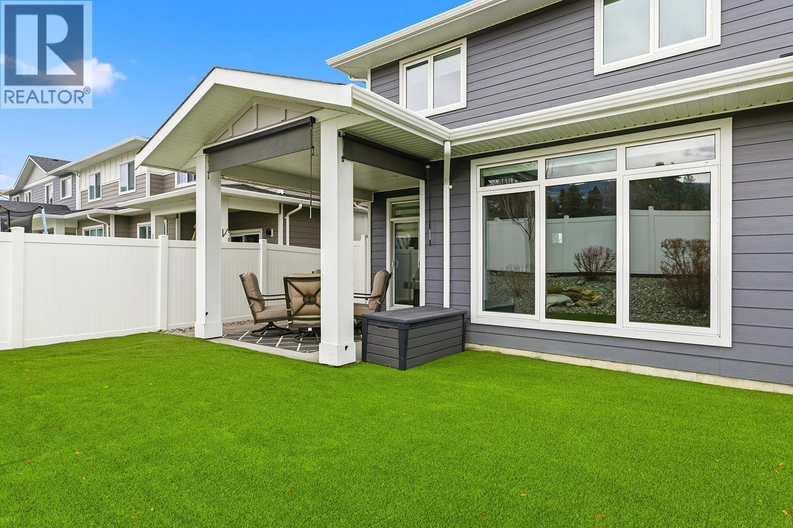 2398 Hawks Boulevard, West Kelowna