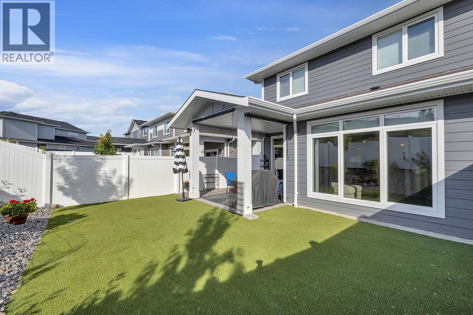 2398 Hawks Boulevard, West Kelowna