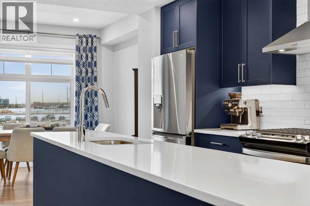 Single Family House for Sale in  Les Jardins Park SE Douglasdale/Glen Calgary 