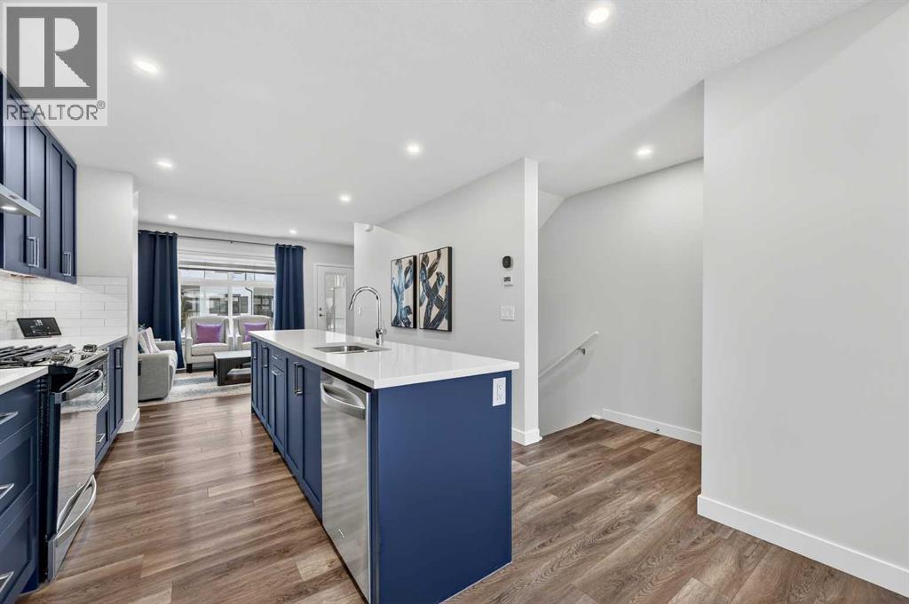 Single Family House for Sale in  Les Jardins Park SE Douglasdale/Glen Calgary 