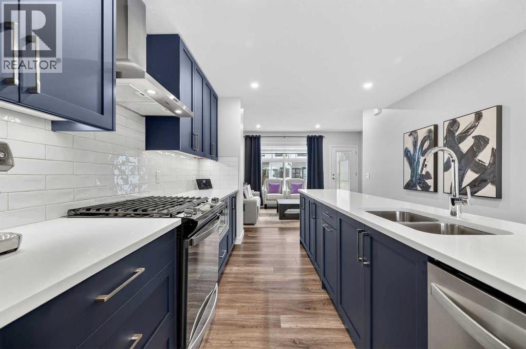 Single Family House for Sale in  Les Jardins Park SE Douglasdale/Glen Calgary 