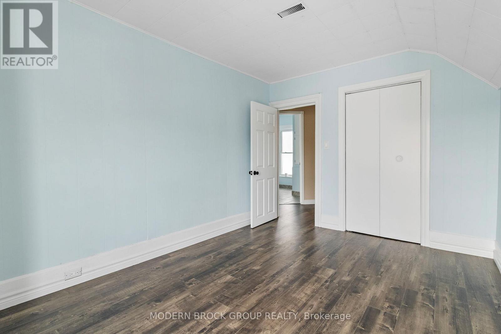 96 BROCK STREET — photo 29