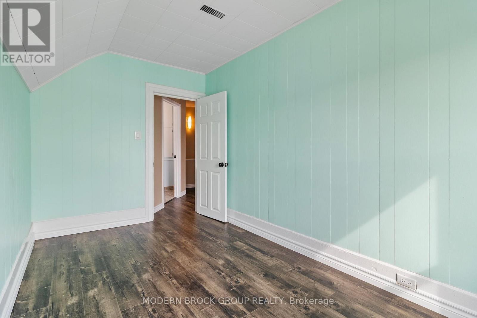 96 BROCK STREET — photo 31