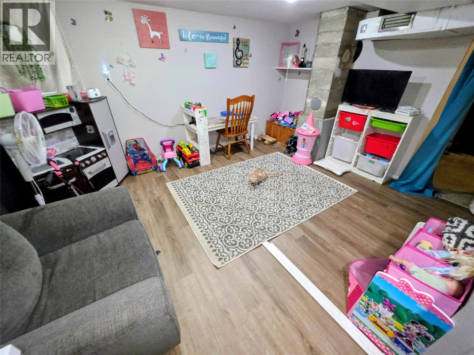 101 Pine Avenue, Fruitvale