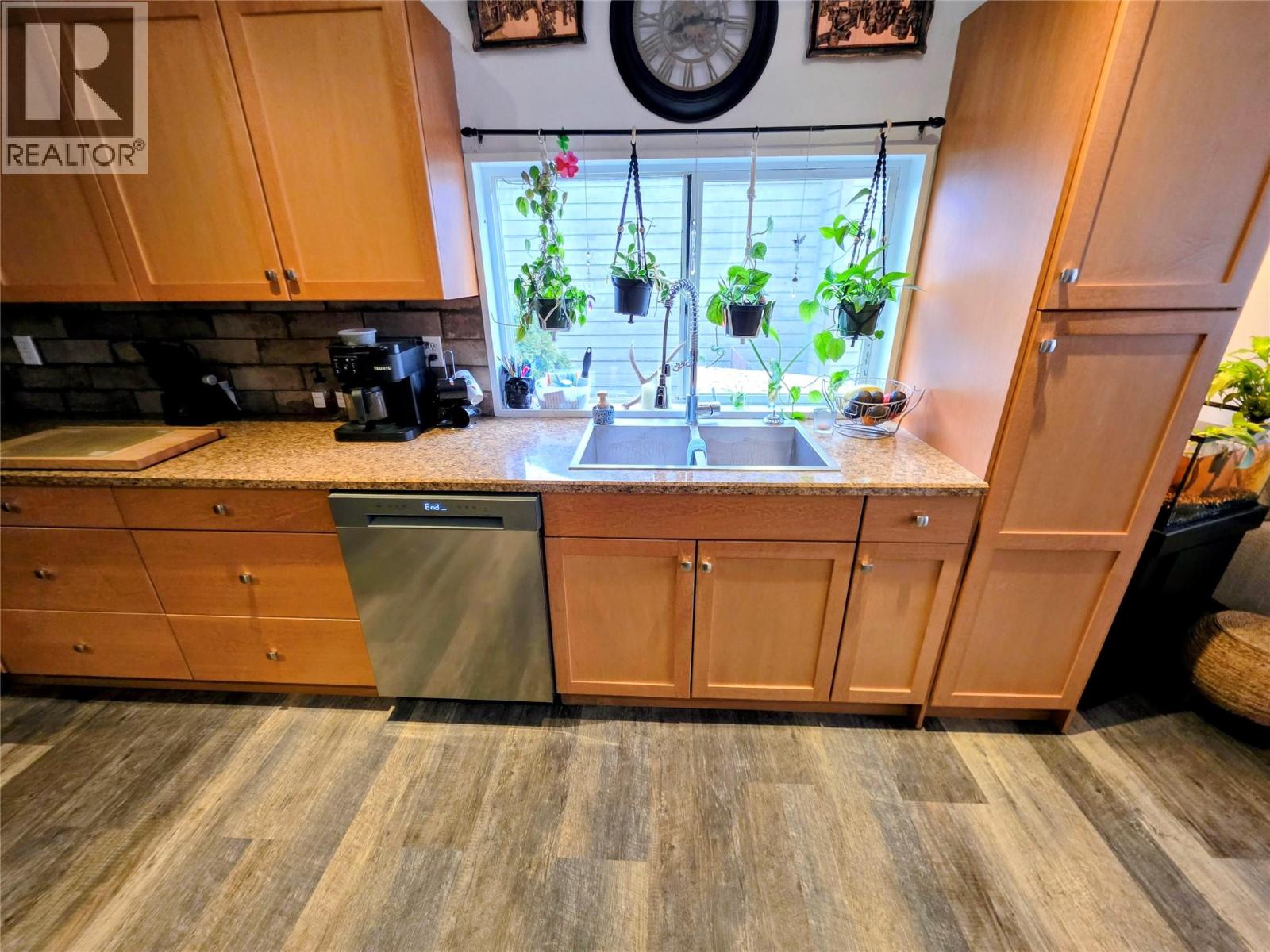 101 Pine Avenue, Fruitvale