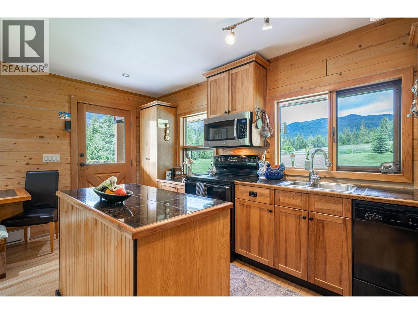 1075 Six Mile Creek Road, Vernon