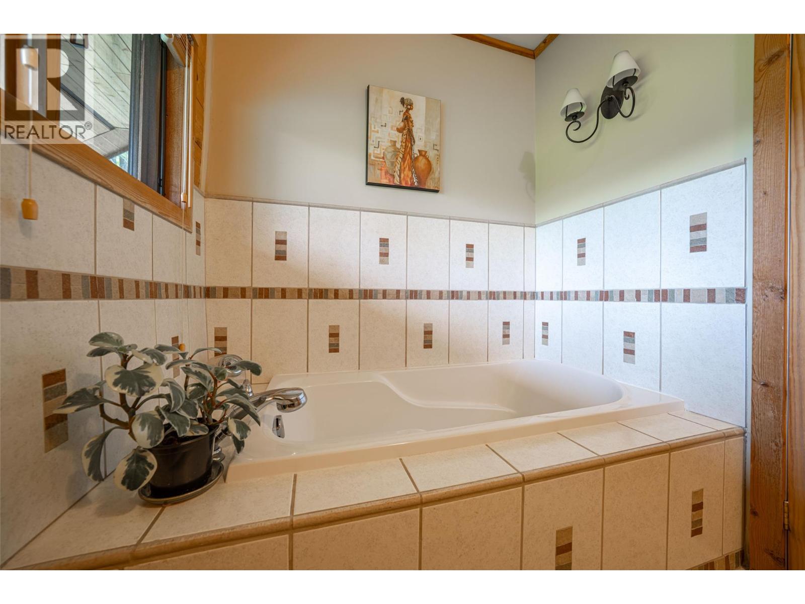 1075 Six Mile Creek Road, Vernon