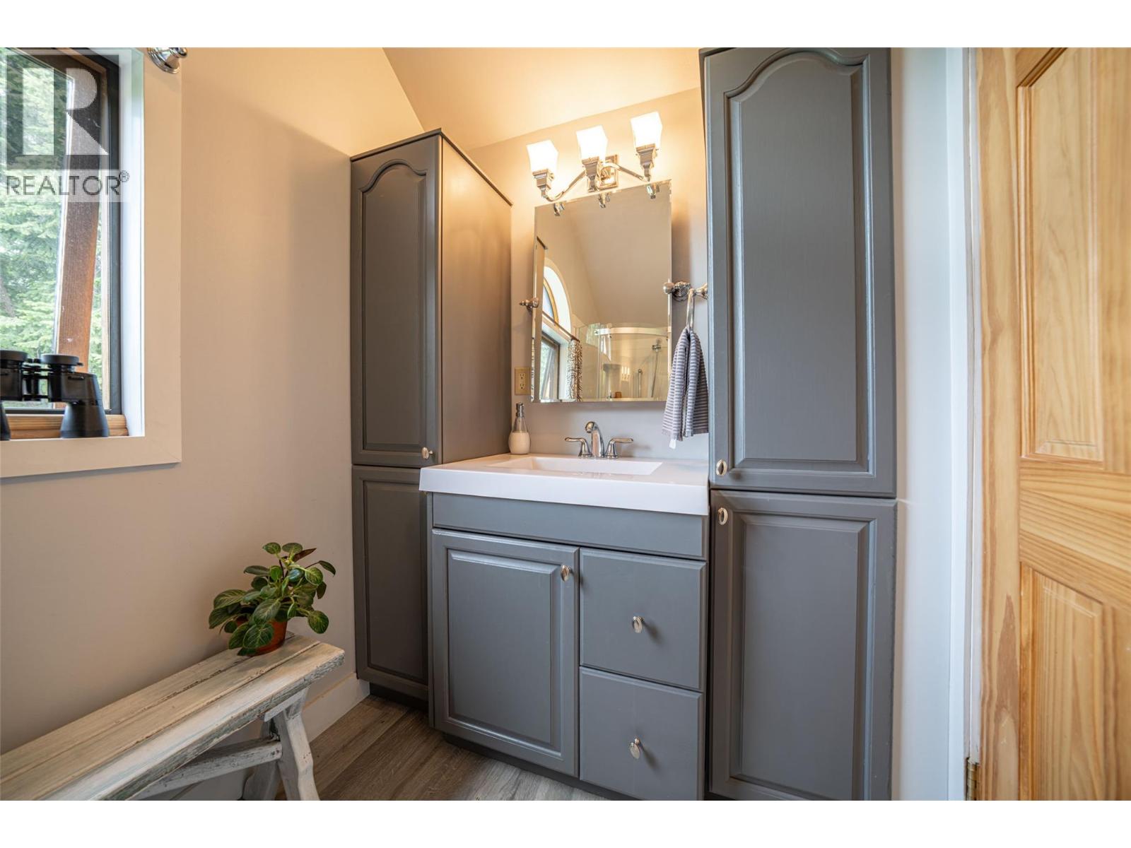 1075 Six Mile Creek Road, Vernon