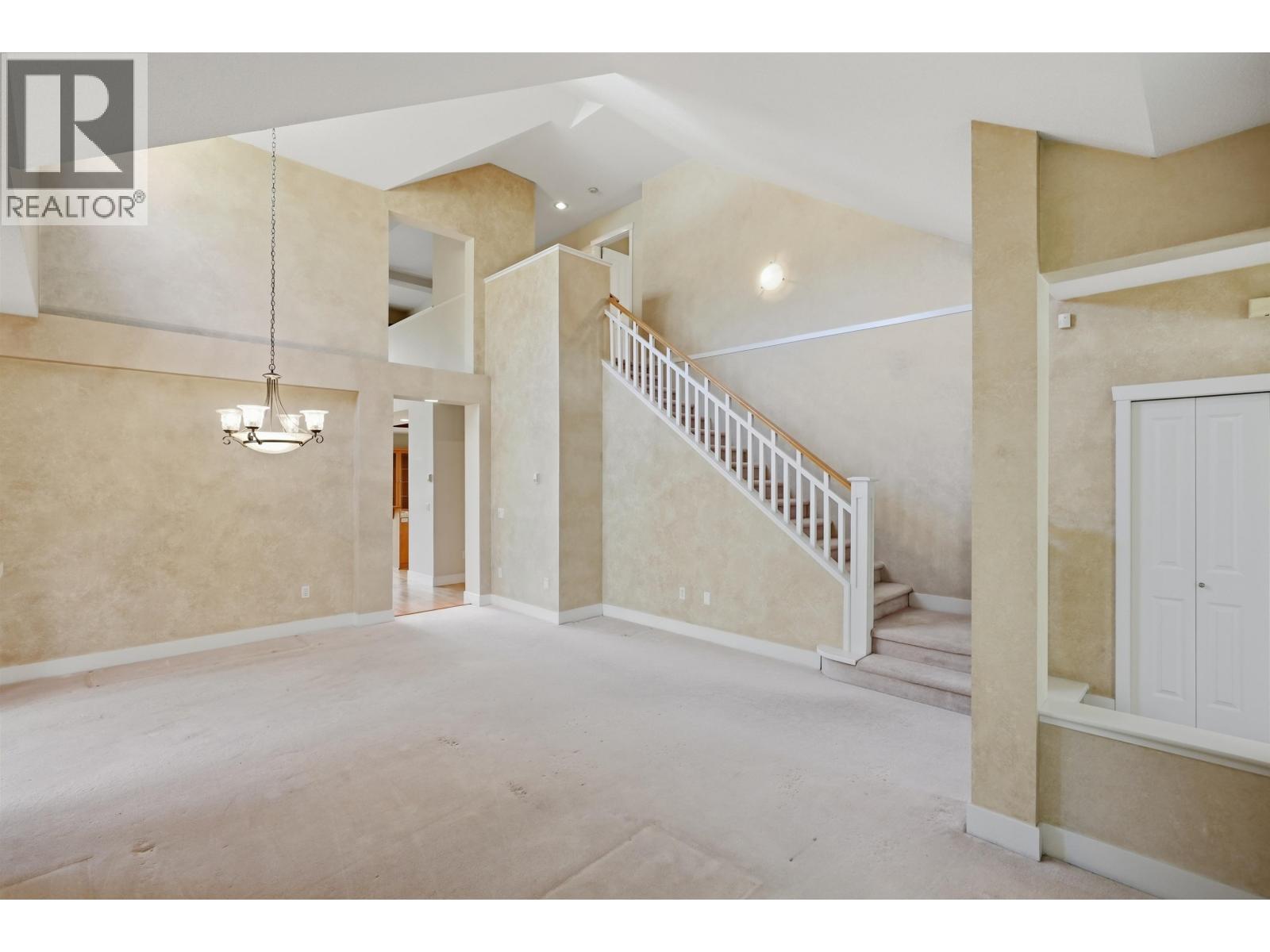 #2-5900 FERRY Road, Delta