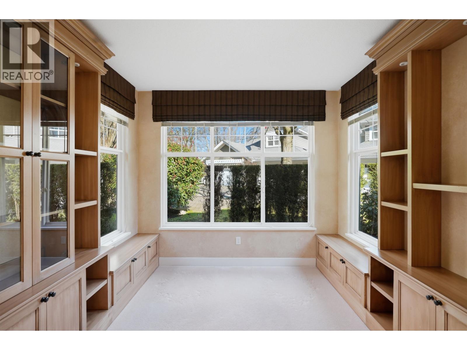 #2-5900 FERRY Road, Delta