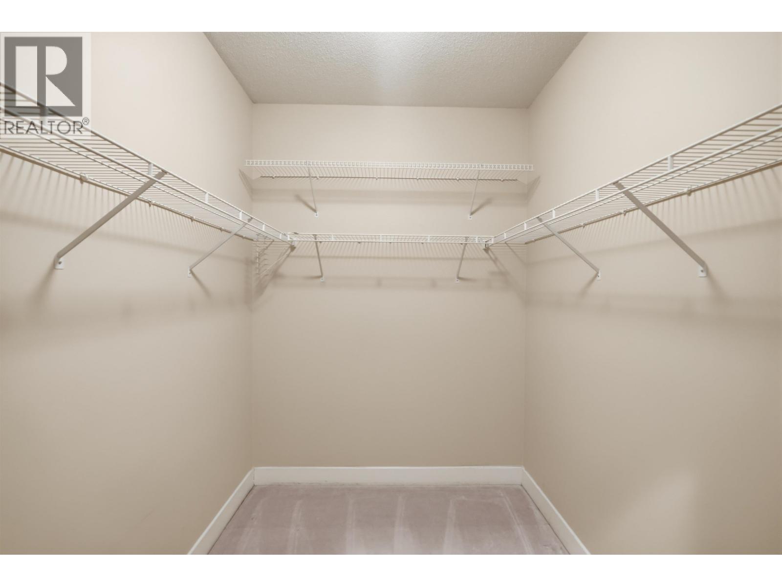 #2-5900 FERRY Road, Delta