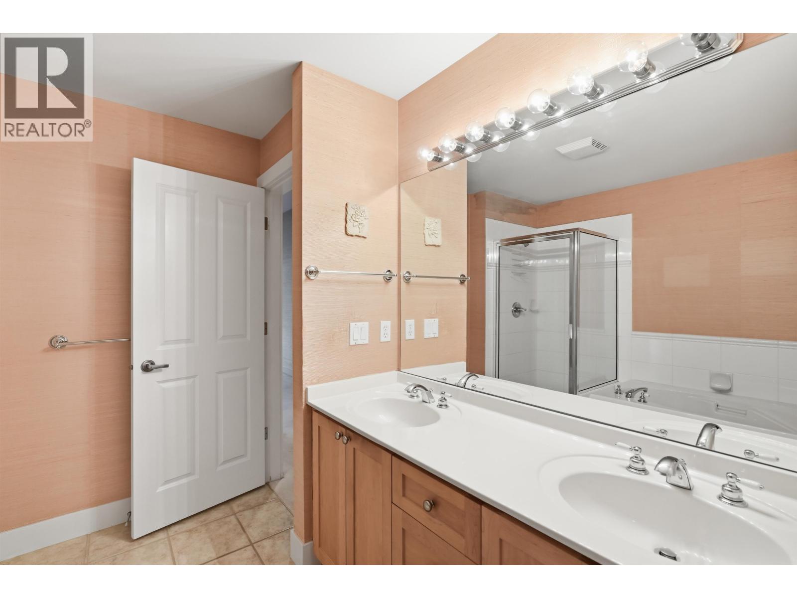 #2-5900 FERRY Road, Delta