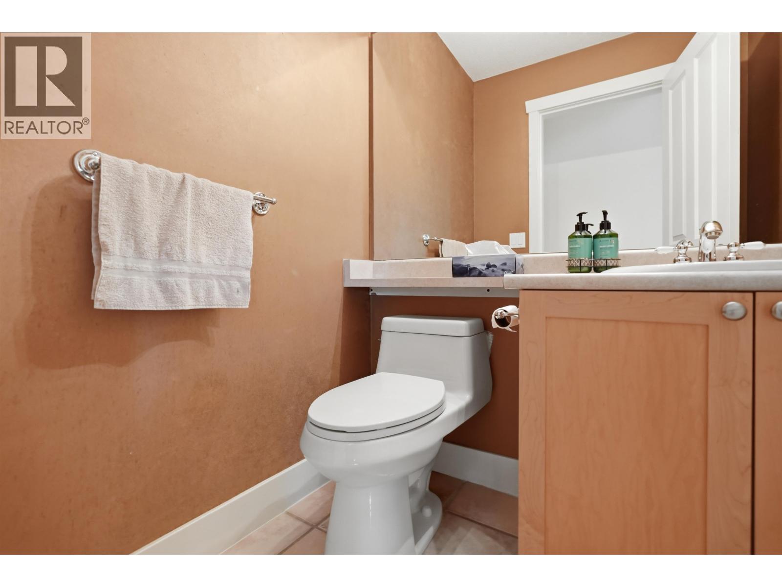 #2-5900 FERRY Road, Delta