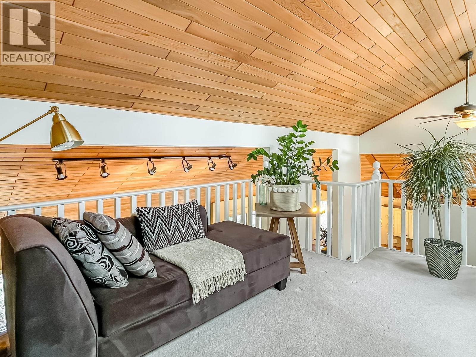 442 Clifton Road N, Kelowna