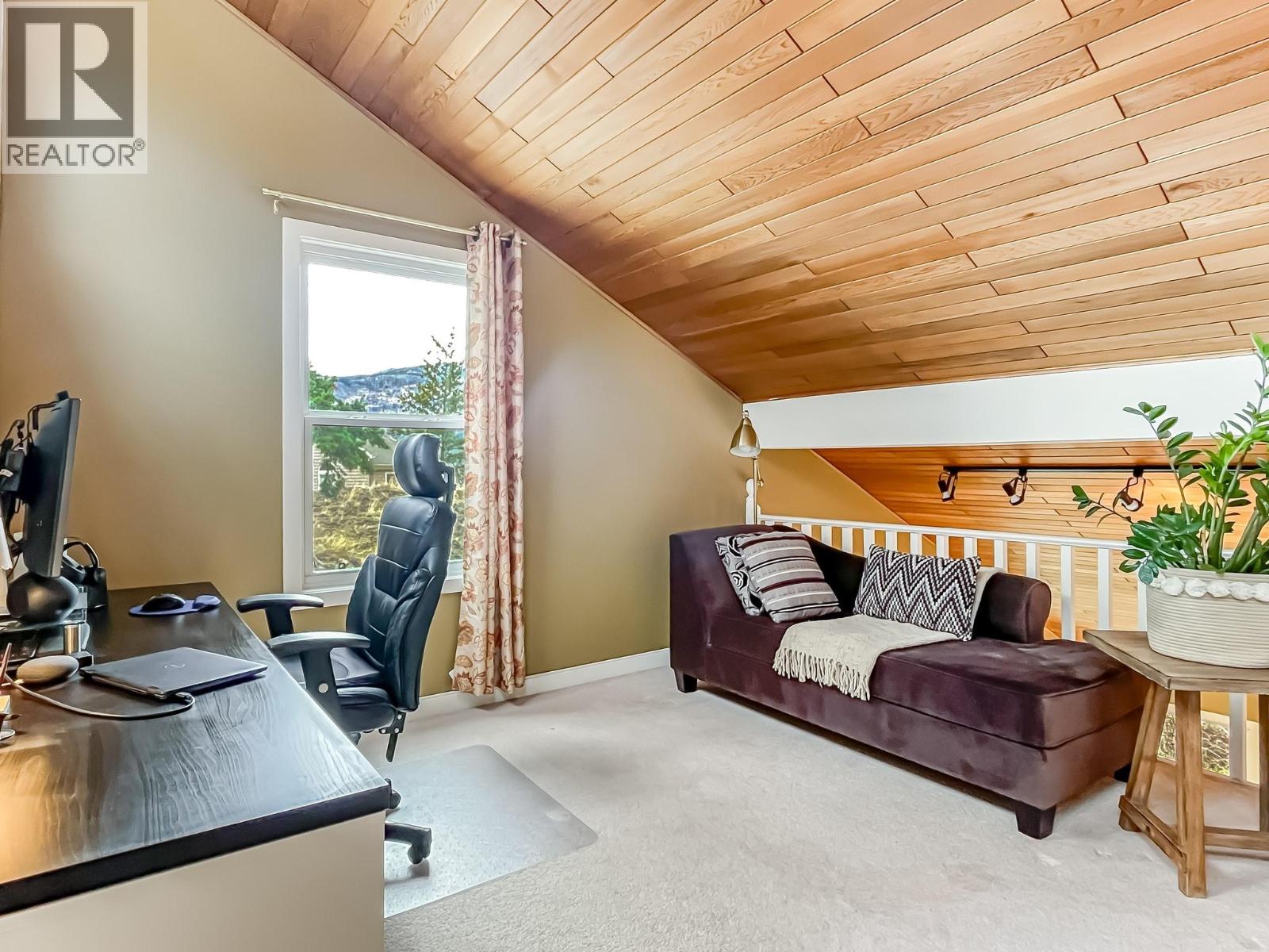 442 Clifton Road N, Kelowna