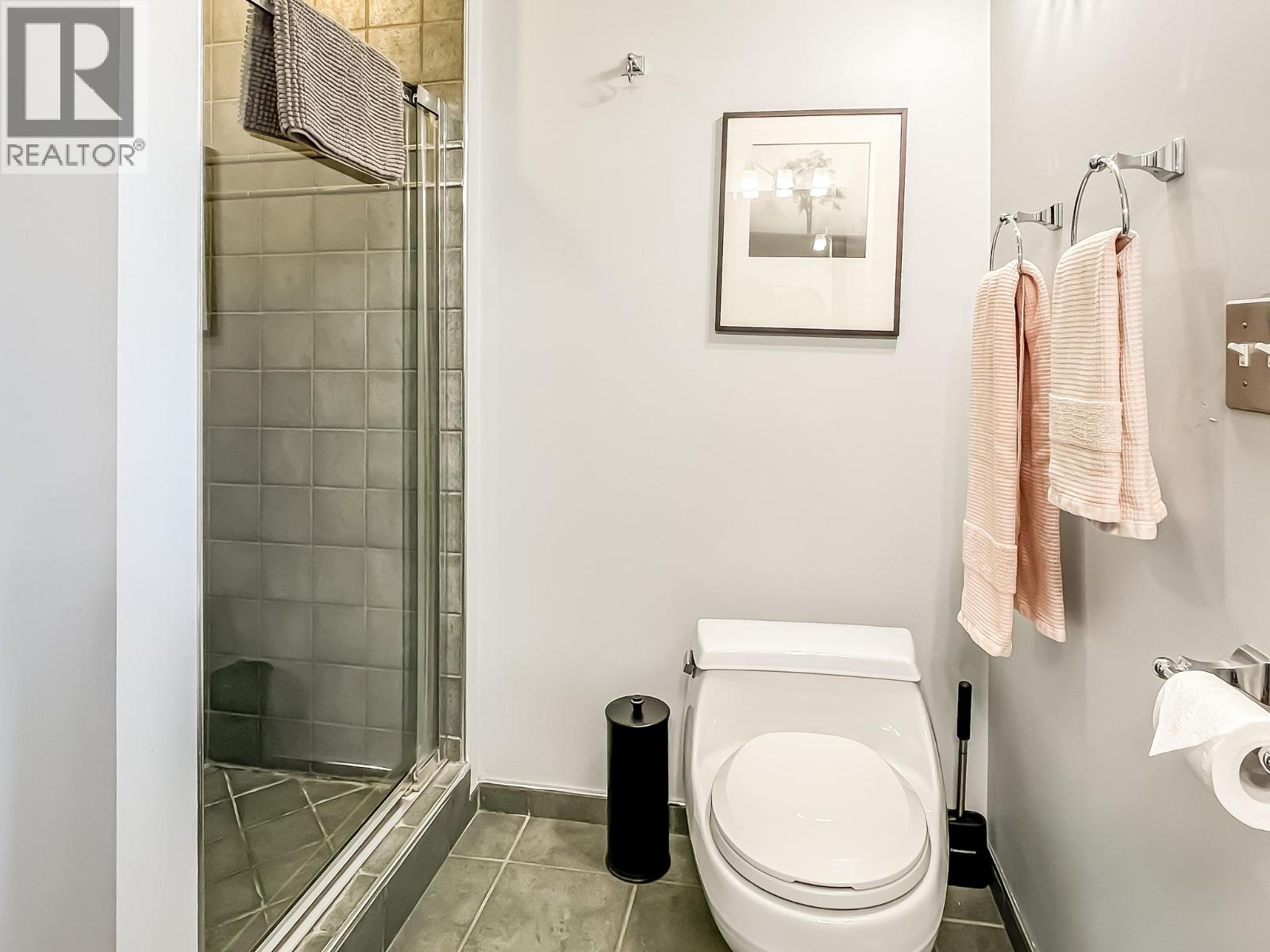 442 Clifton Road N, Kelowna