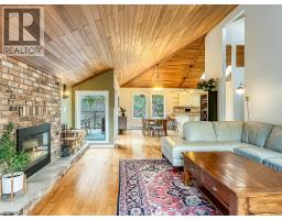  442 Clifton Road North, Kelowna