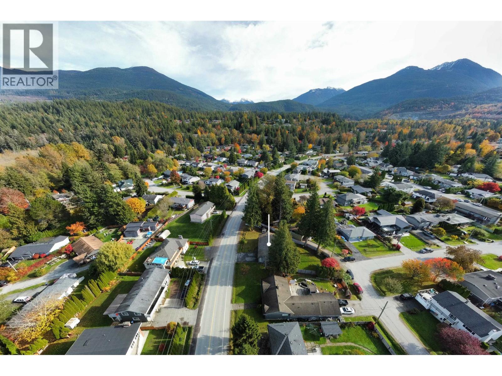 2026 GARIBALDI WAY, Squamish