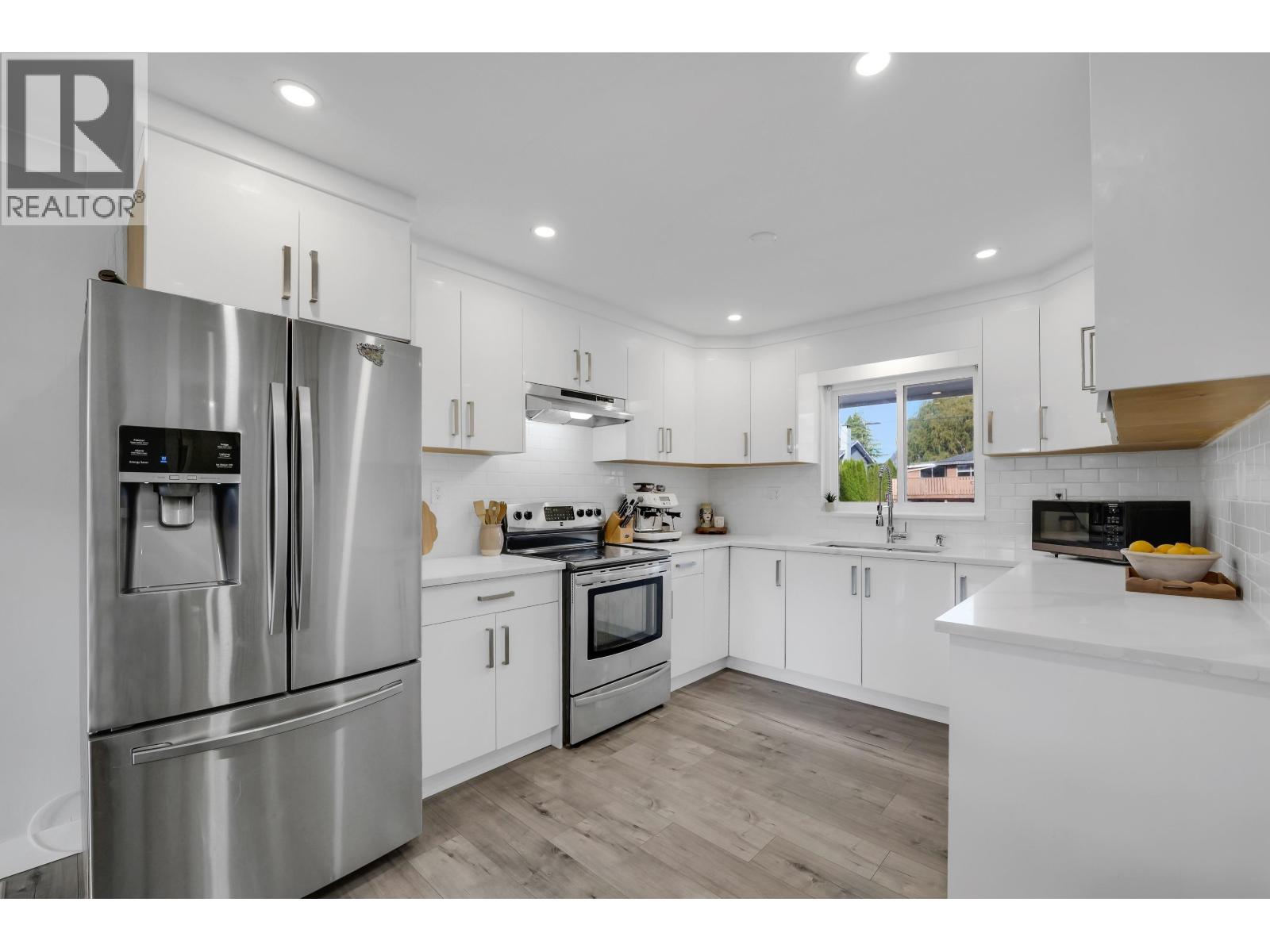 2026 GARIBALDI WAY, Squamish