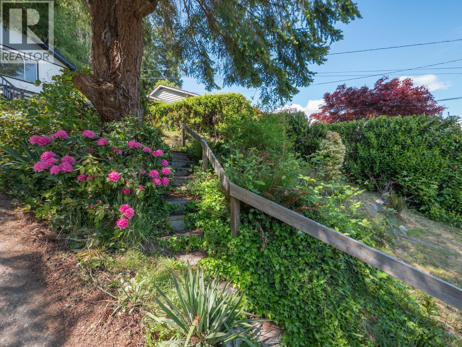 642 GOWER POINT ROAD, Gibsons