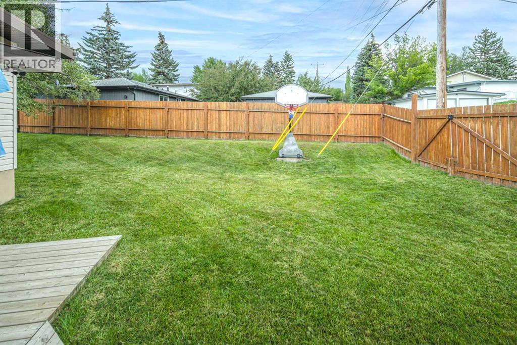 Single Family House Bungalow for Sale in  Dalton Drive NW Dalhousie Calgary 