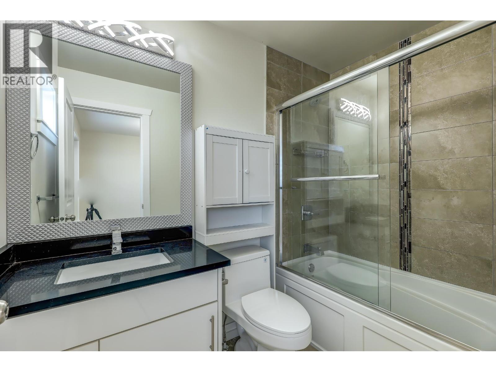 4620 RIVER Road West, Ladner