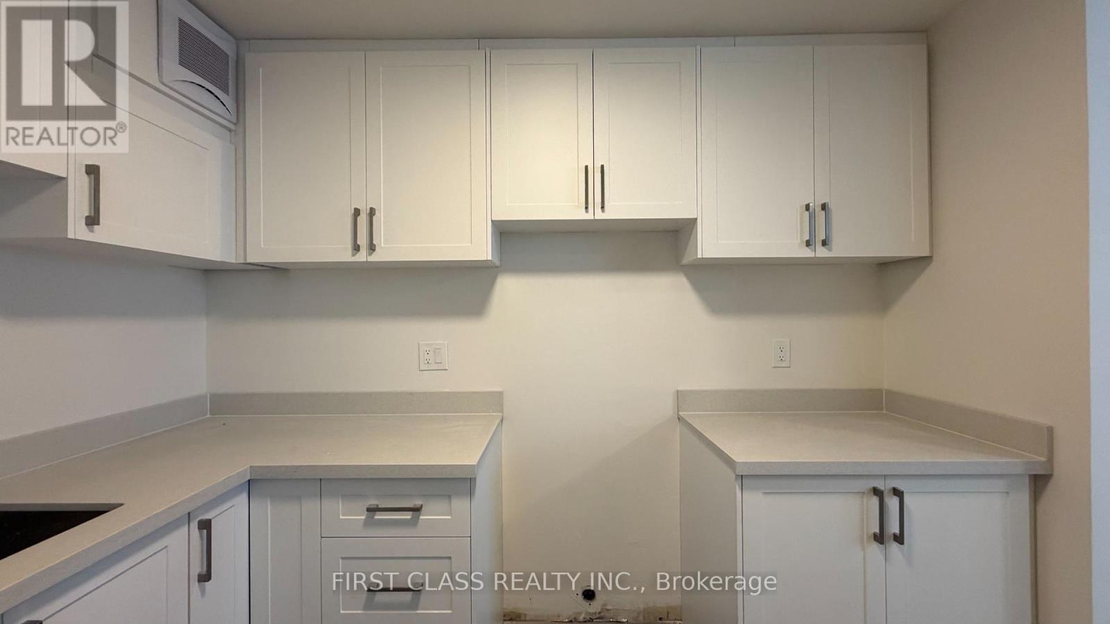 #1415 541 BLACKTHORN AVENUE - 22
