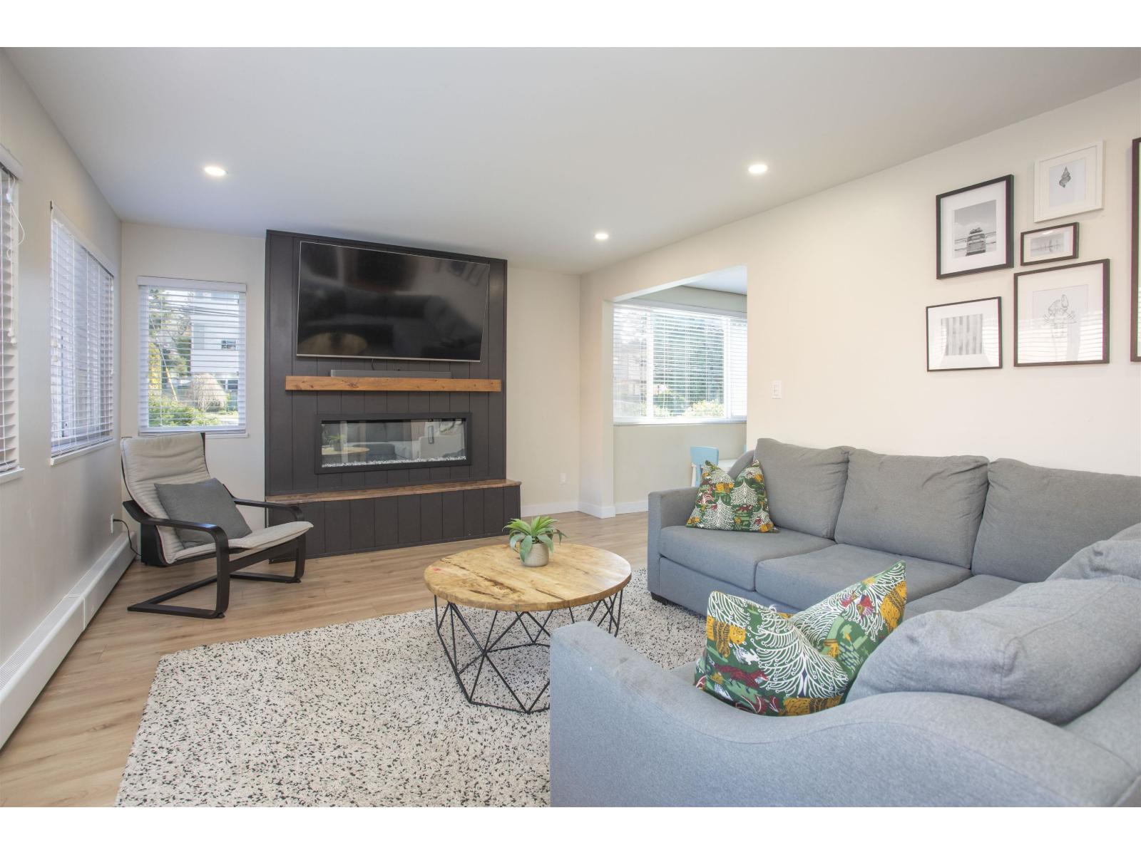 202 1381 MARTIN STREET, White Rock