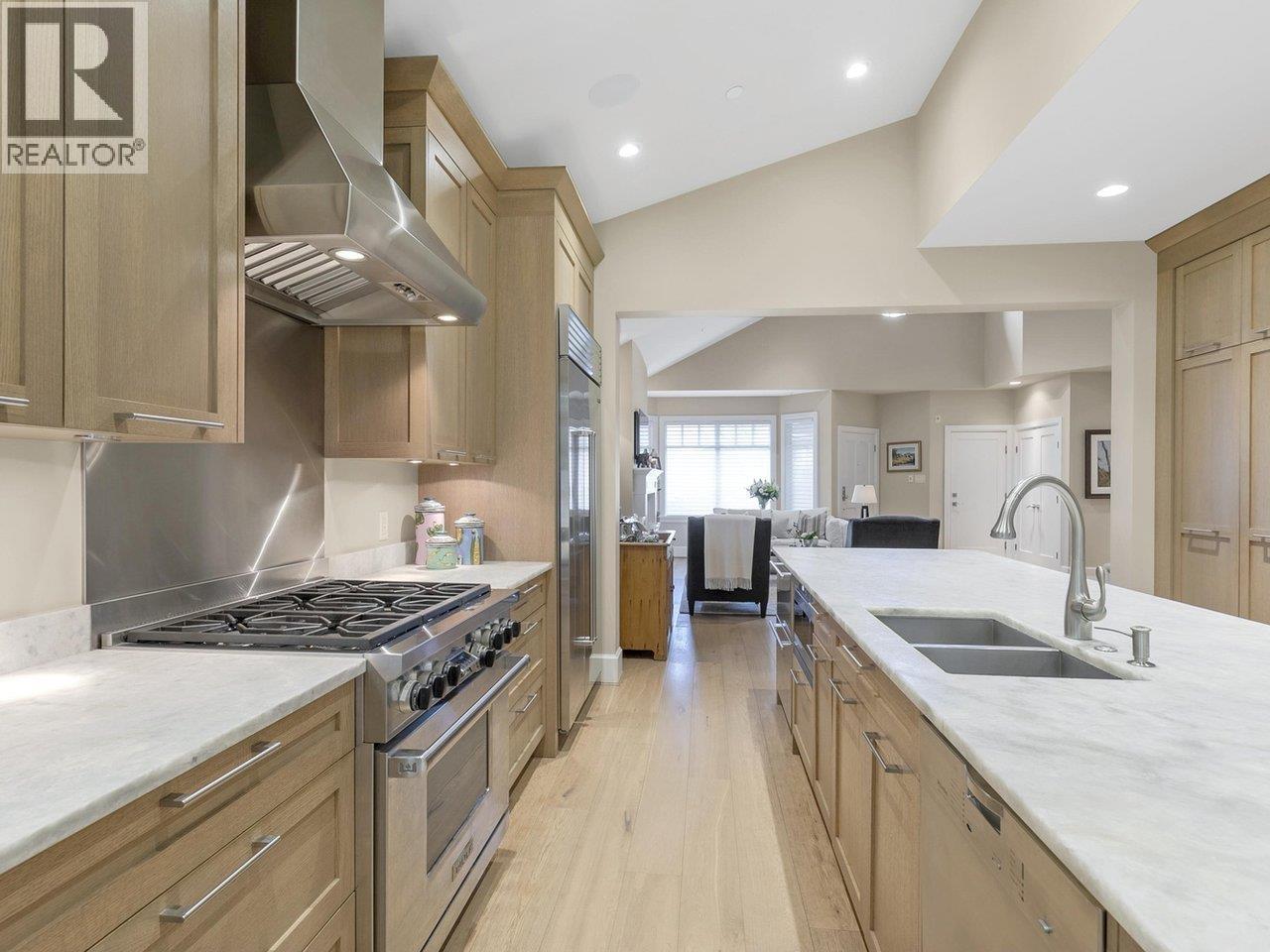 28 5650 HAMPTON PLACE, Vancouver