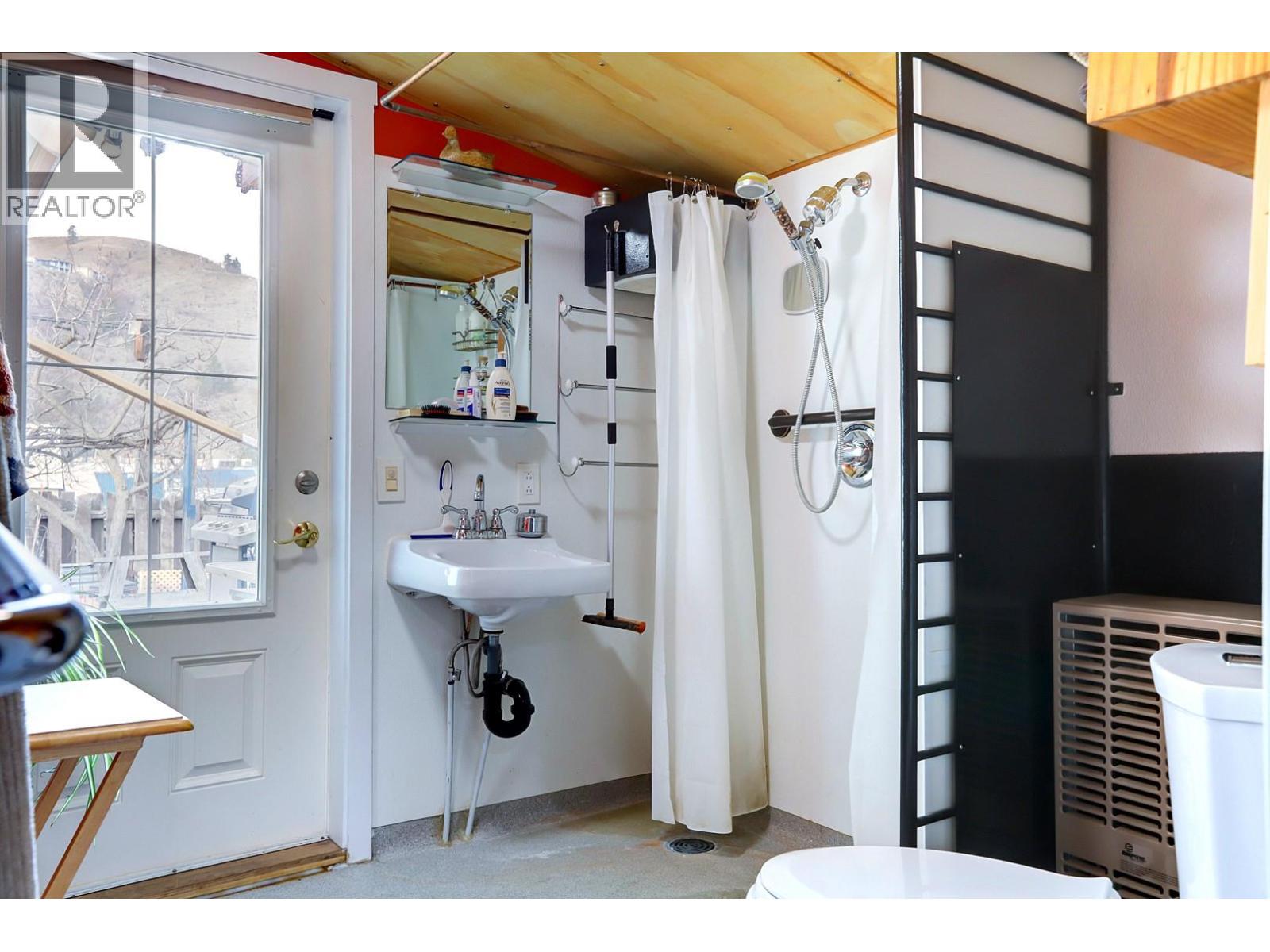 4204 34 Street, Vernon