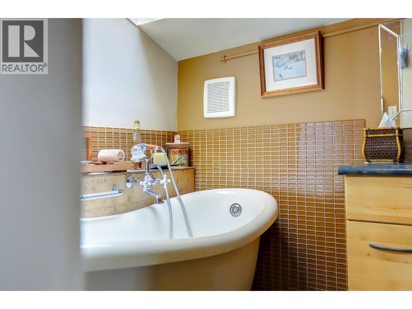 4204 34 Street, Vernon