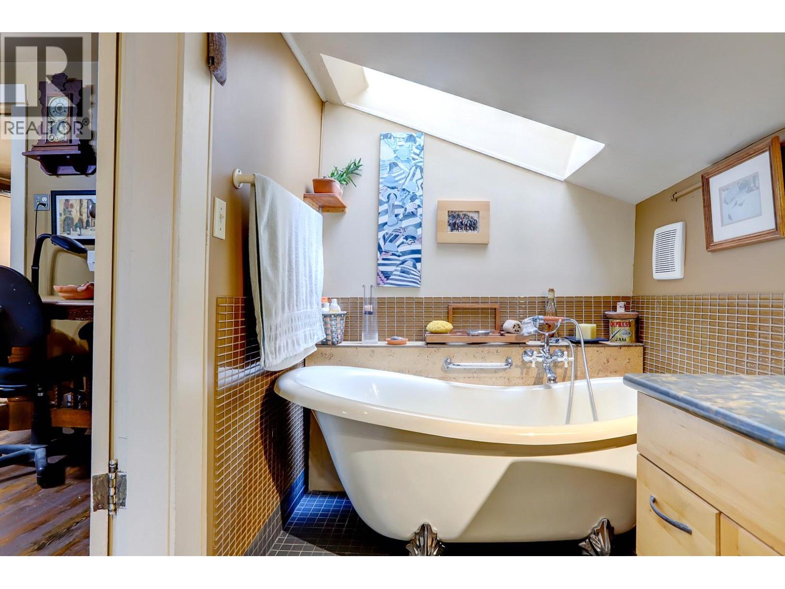 4204 34 Street, Vernon