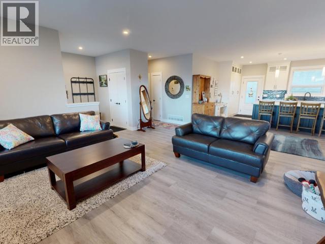 4380 QUEBEC AVE, Powell River