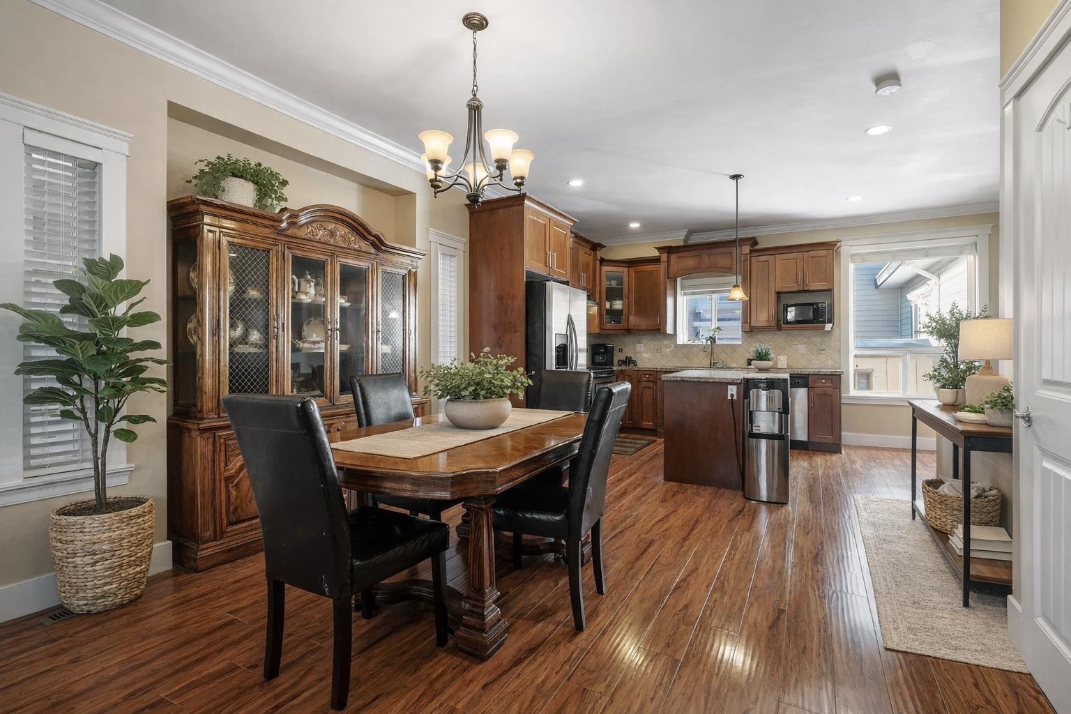 6865 196 STREET - Photo 4 of 36, Surrey, British Columbia