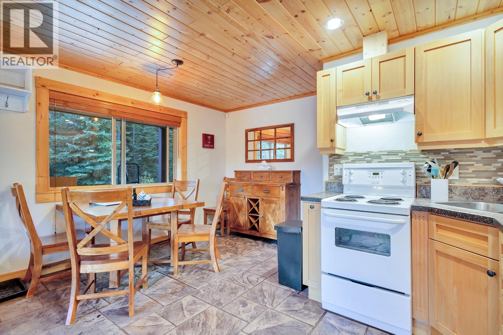 1 1211 APEX MOUNTAIN Road, Penticton