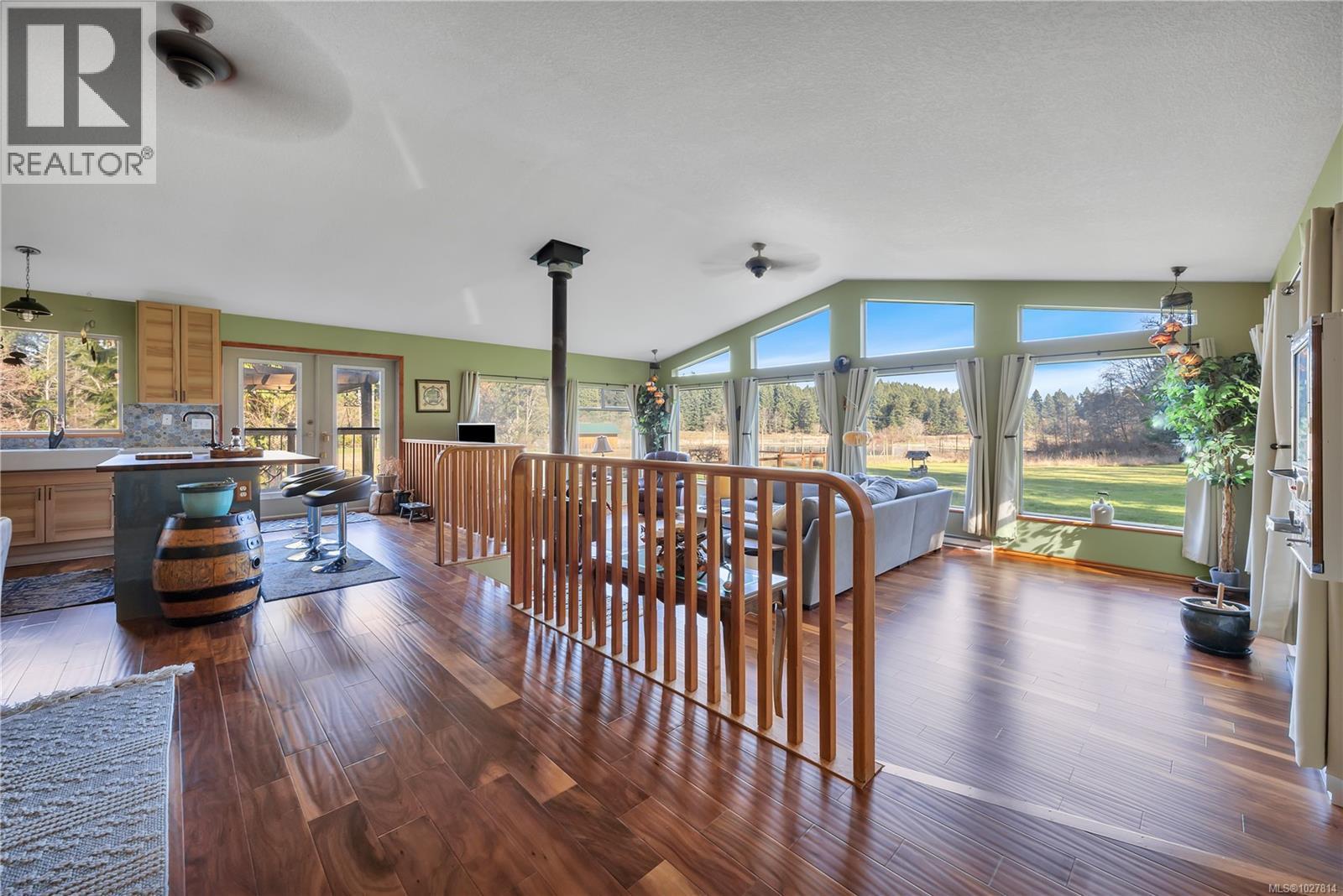 13655 Prospect Dr, Ladysmith