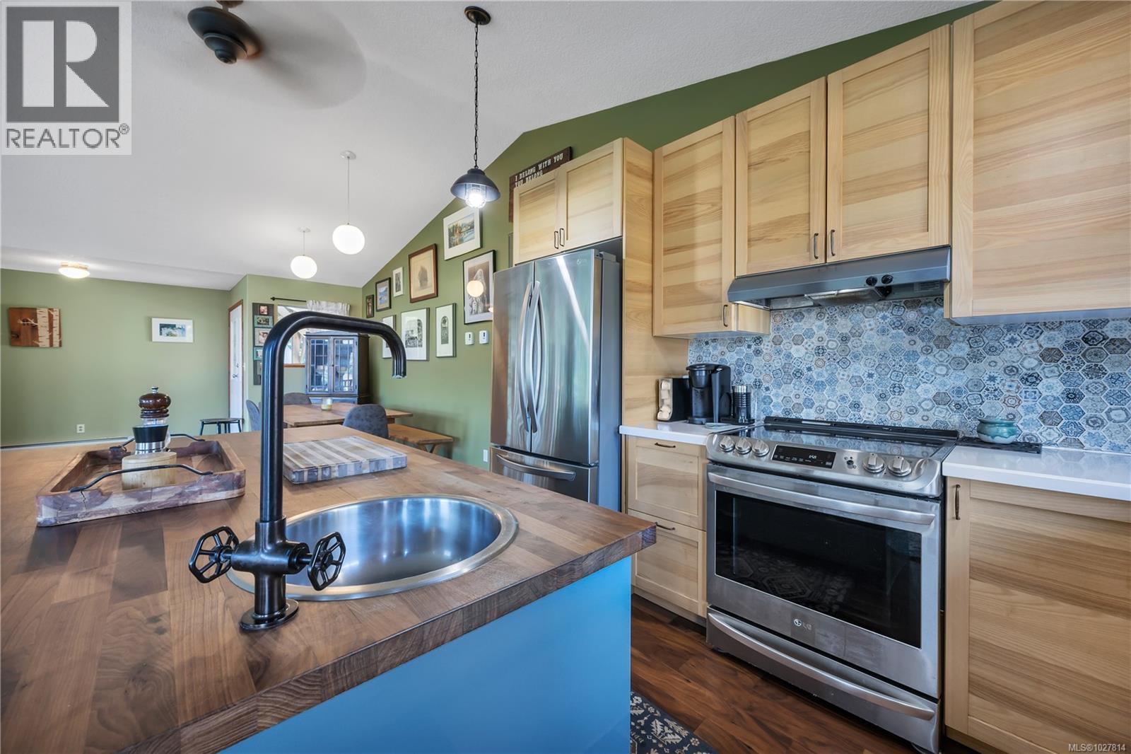 13655 Prospect Dr, Ladysmith