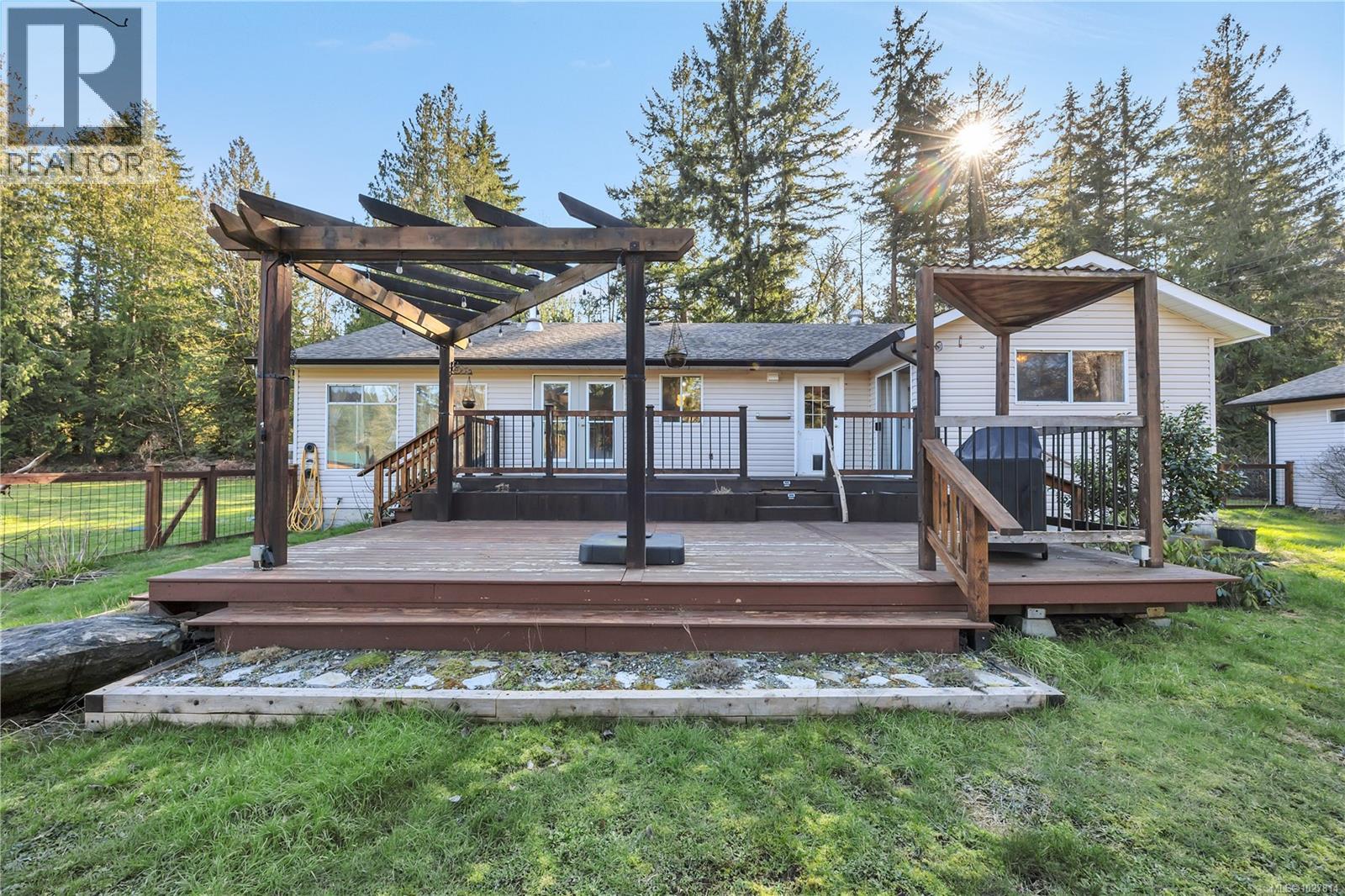 13655 Prospect Dr, Ladysmith