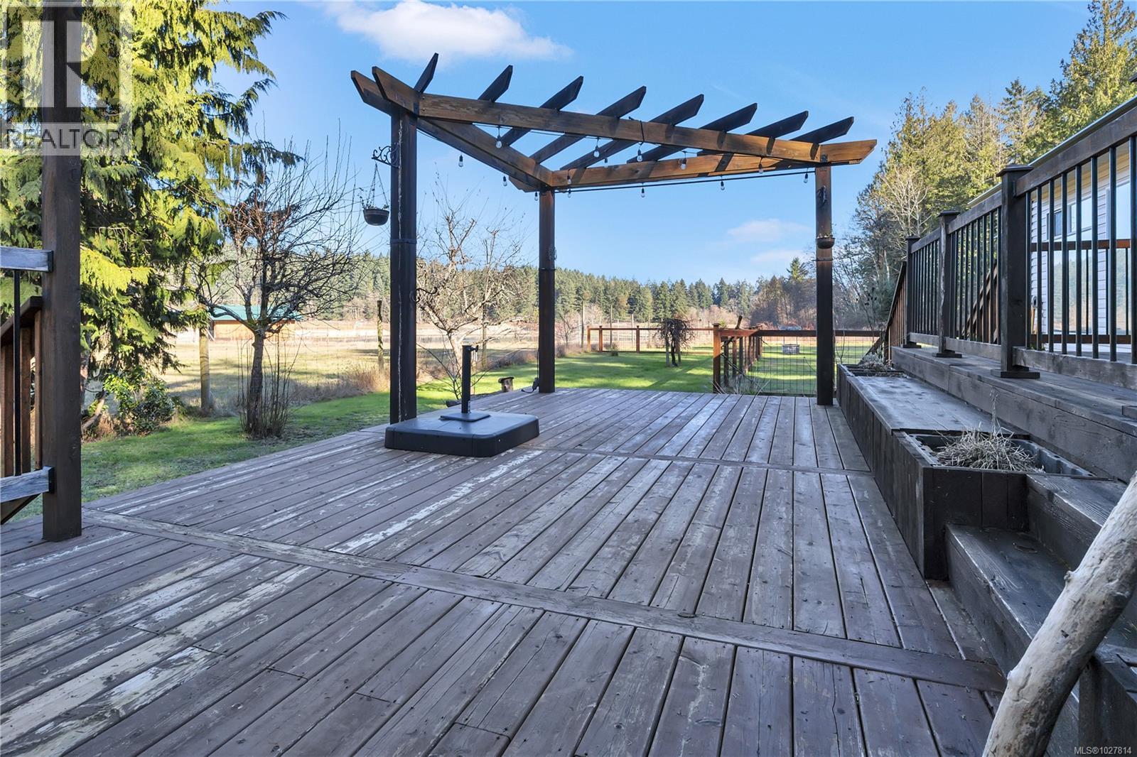 13655 Prospect Dr, Ladysmith