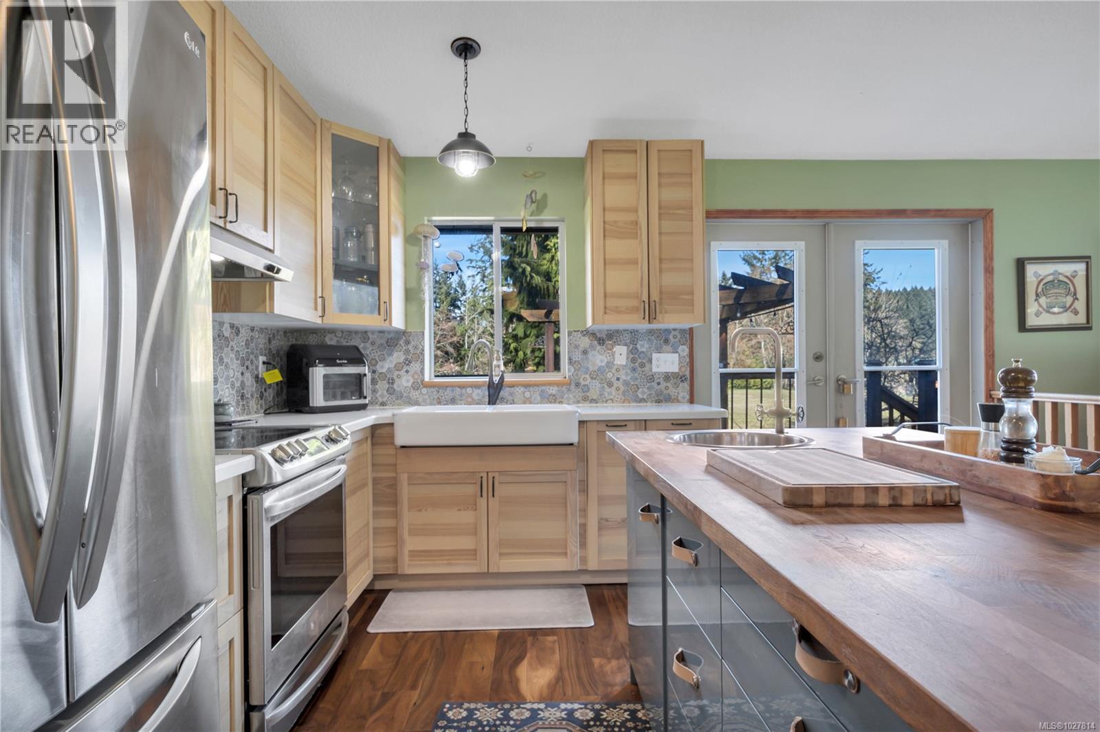 13655 Prospect Dr, Ladysmith