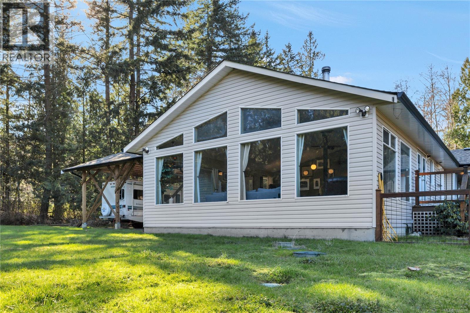 13655 Prospect Dr, Ladysmith