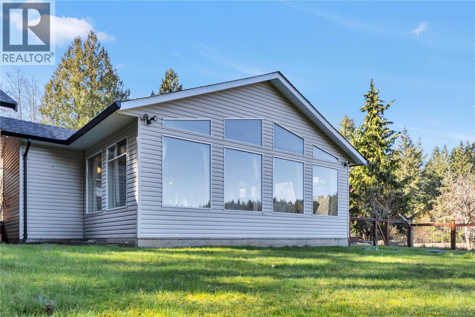 13655 Prospect Dr, Ladysmith