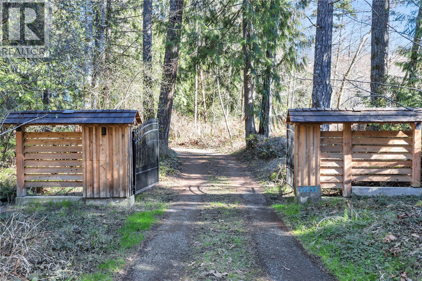 13655 Prospect Dr, Ladysmith