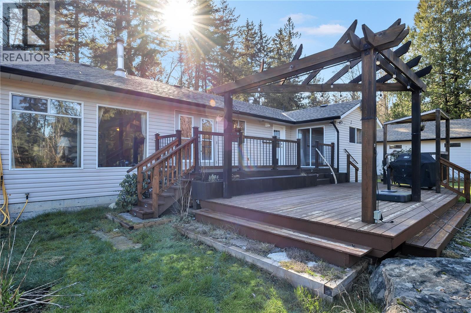 13655 Prospect Dr, Ladysmith