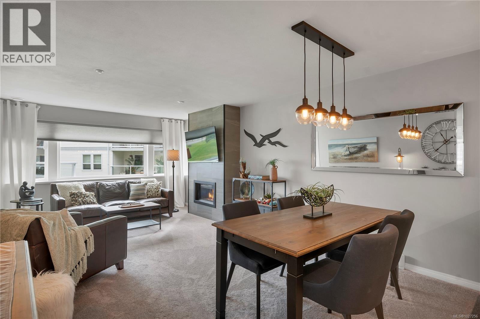 #107 350 ISLAND HWY S - 10