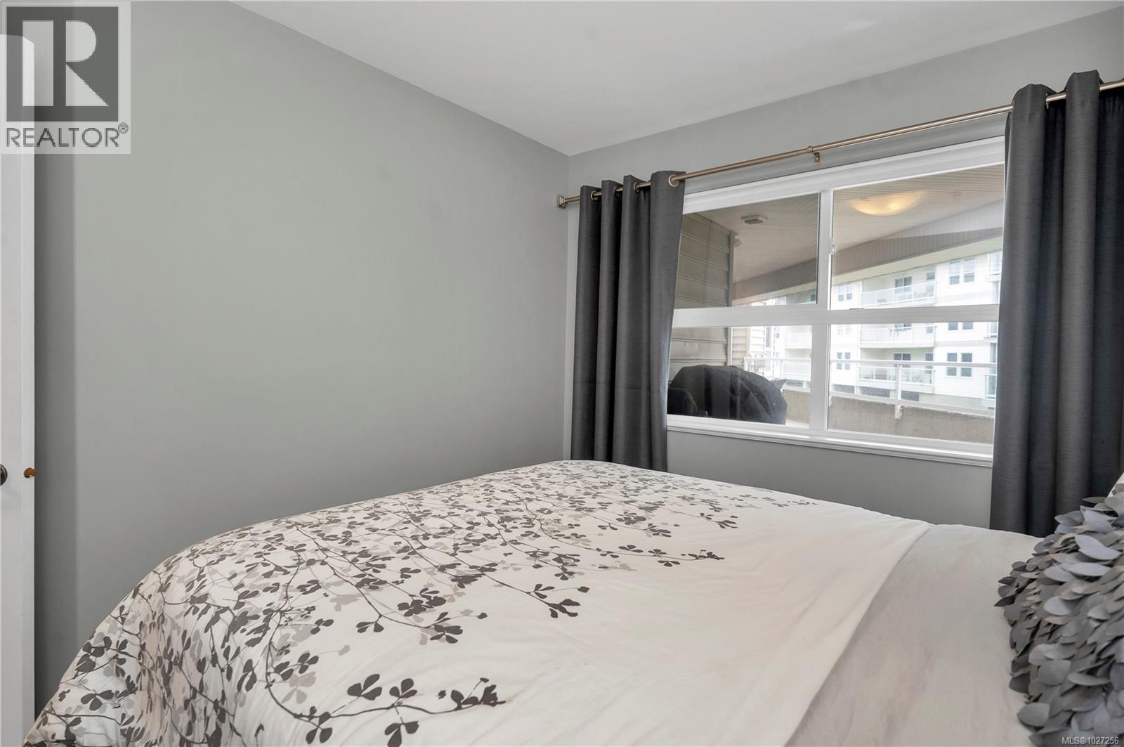 #107 350 ISLAND HWY S - 27