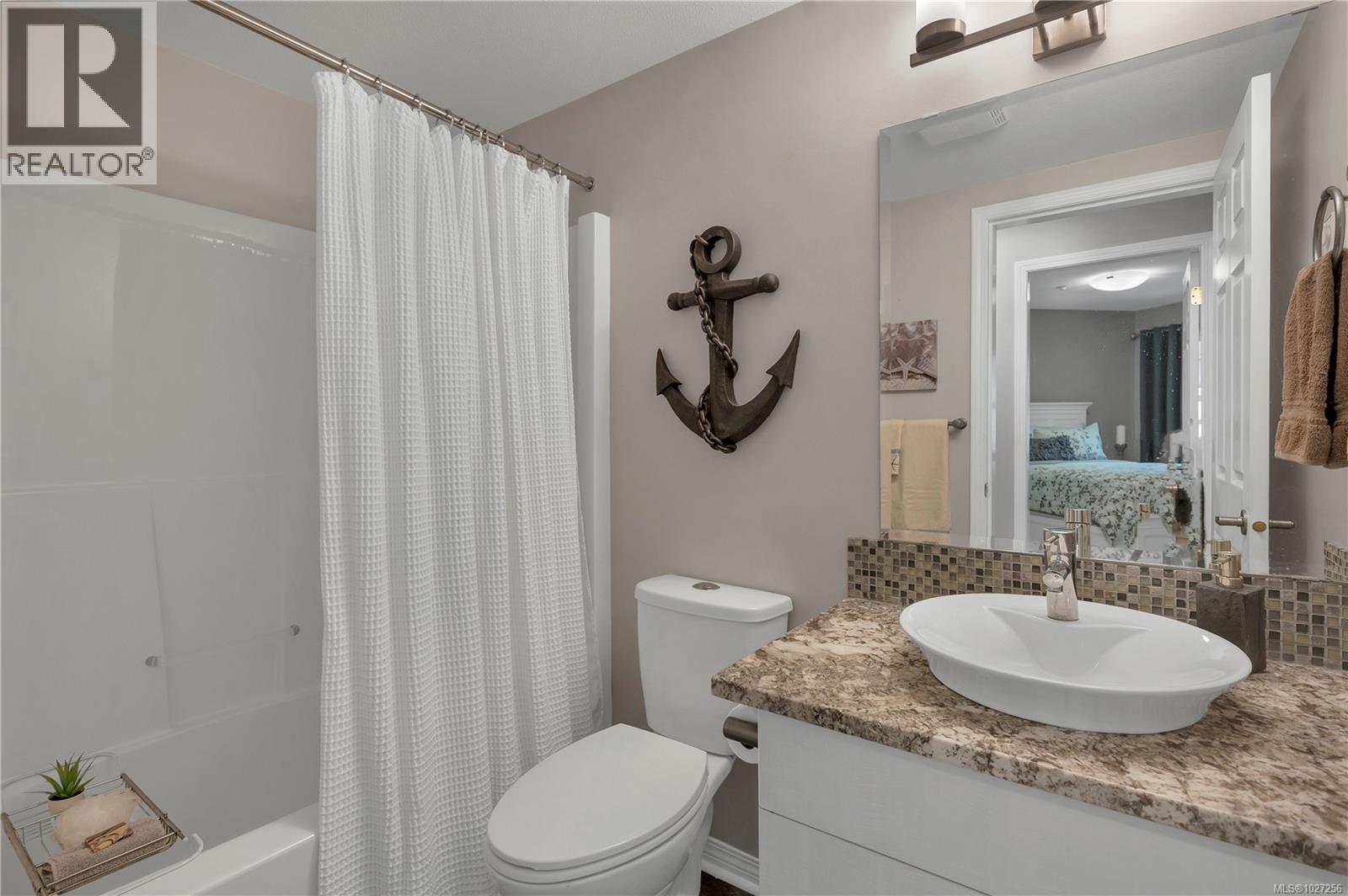 #107 350 ISLAND HWY S - 29