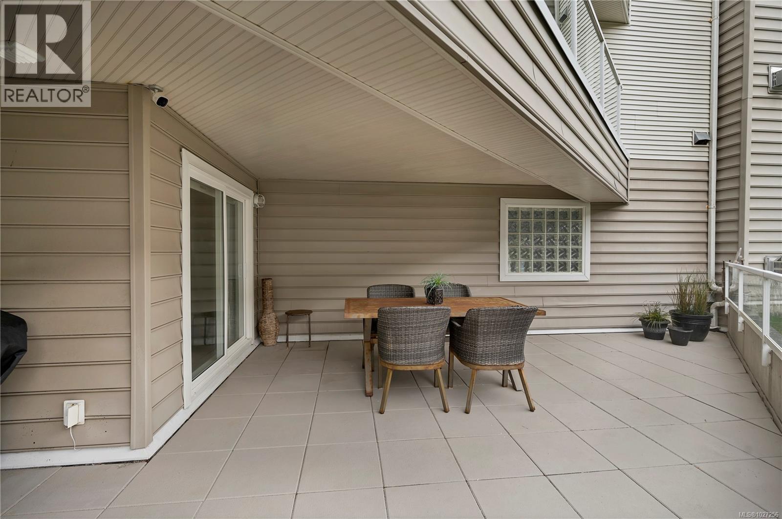 #107 350 ISLAND HWY S - 34