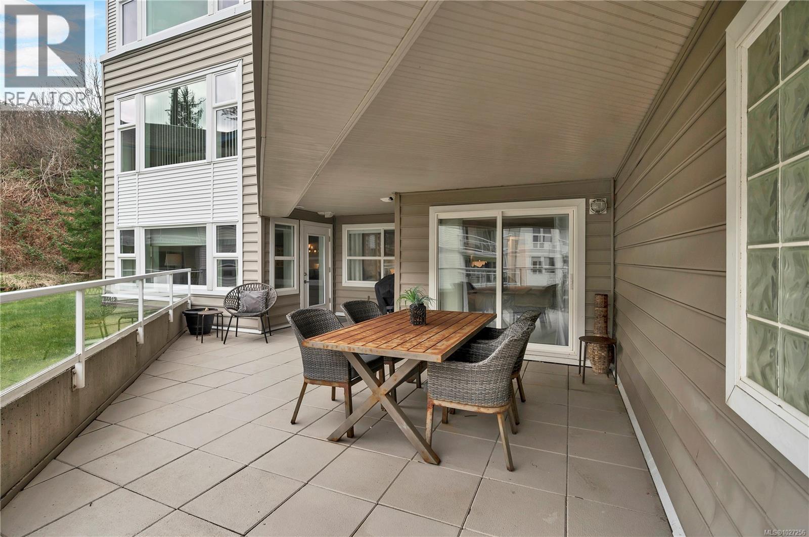 #107 350 ISLAND HWY S - 35